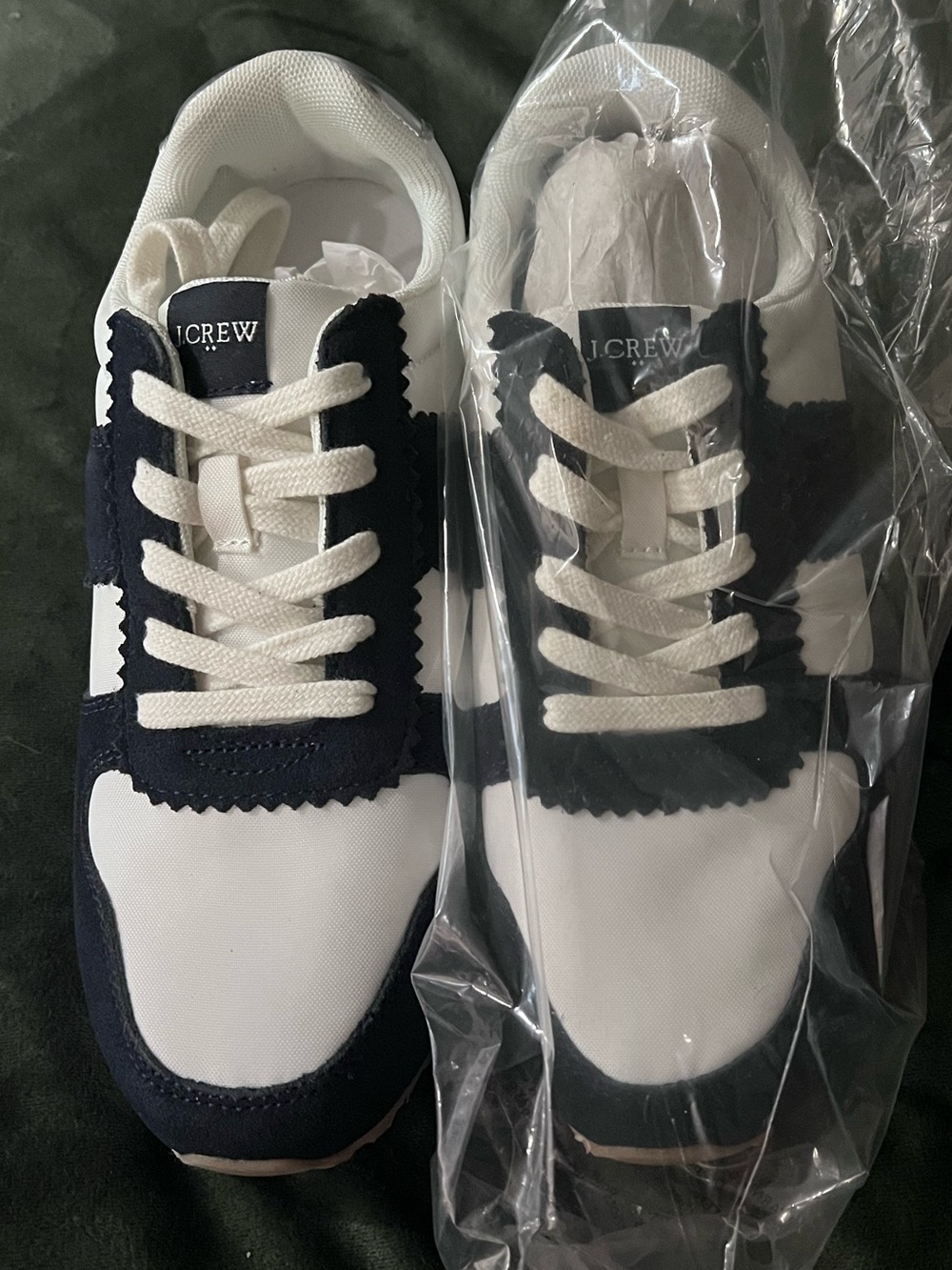 NIB - Size 7 - J. Crew Women’s Navy & White Retro Runner Sneakers - Picture 4 of 6